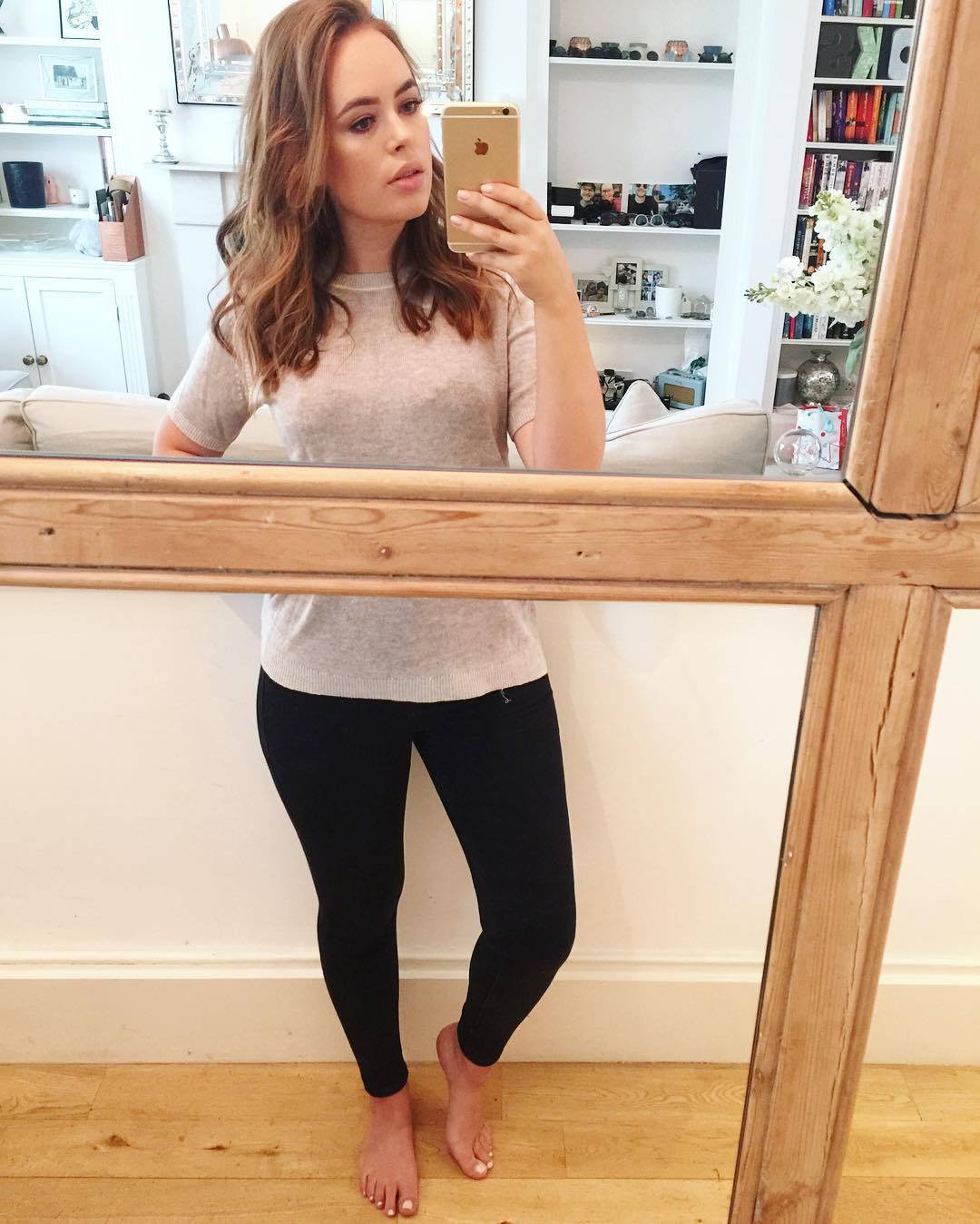 49 Hot Pictures Of Tanya Burr Which Expose Her Curvy Body | Best Of Comic Books