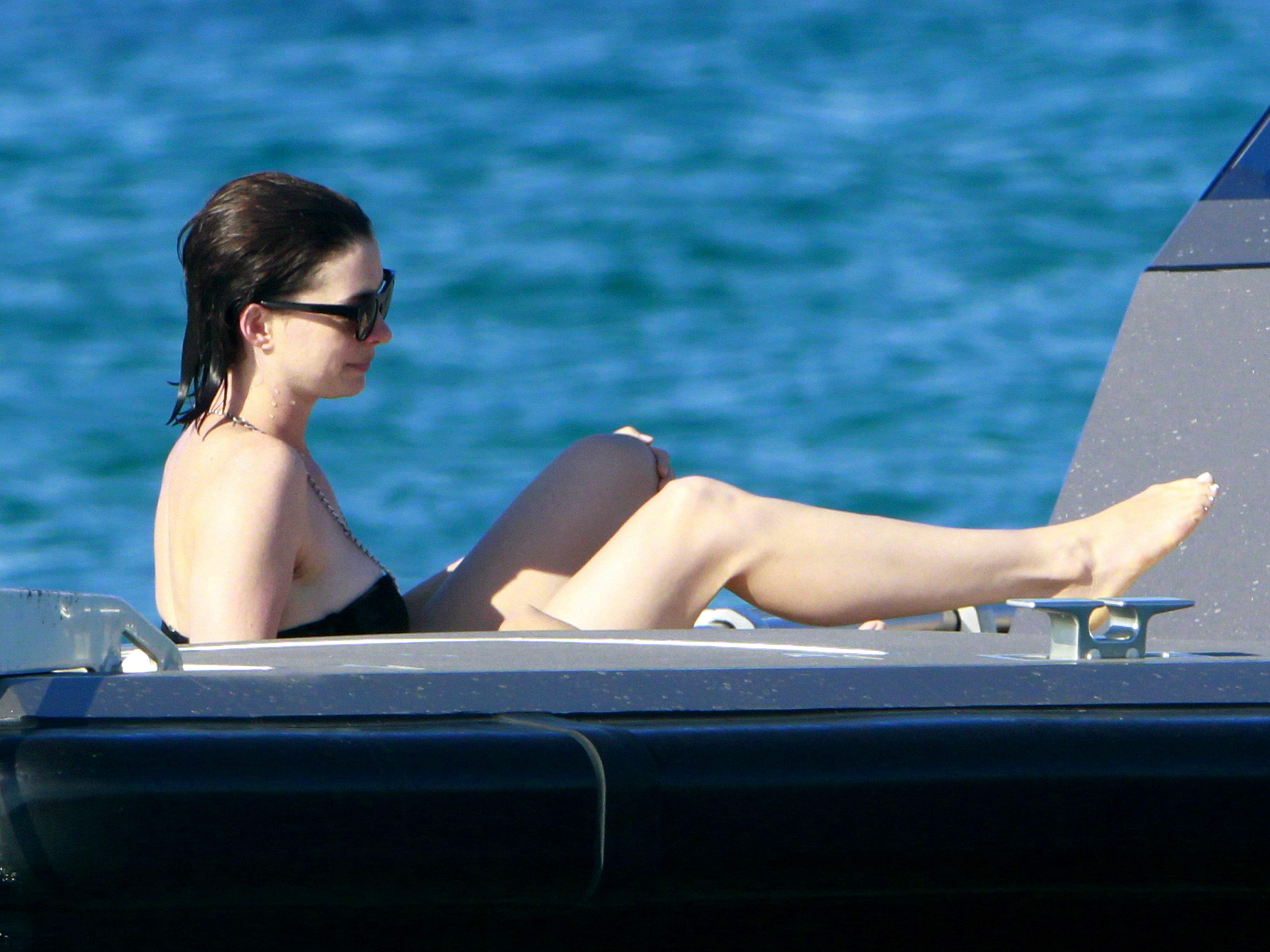 49 Hottest Anne Hathaway Sexy Feet Pictures Are Truly Epic | Best Of Comic Books