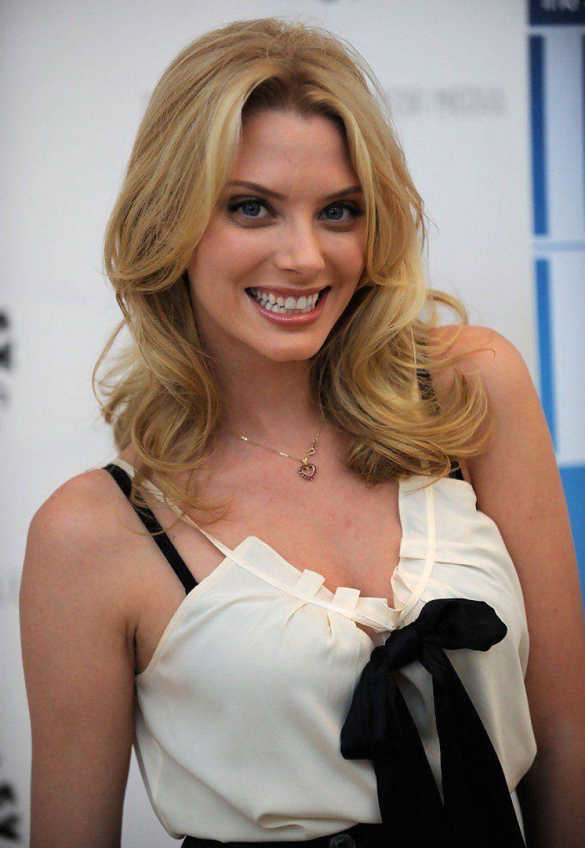 49 Hottest April Bowlby Big Butt Pictures Bring Her Big Ass To The Forefront | Best Of Comic Books