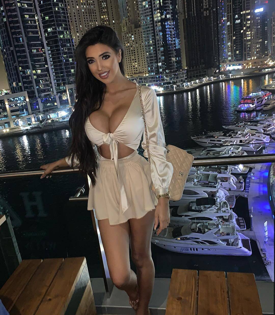 49 Hottest Chloe Khan Bikini Pictures Will Hypnotise You With Her Massive Booty | Best Of Comic Books