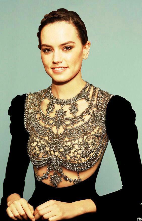 49 Hottest Daisy Ridley Bikini Pictures That Will Make You Melt Like Ice | Best Of Comic Books