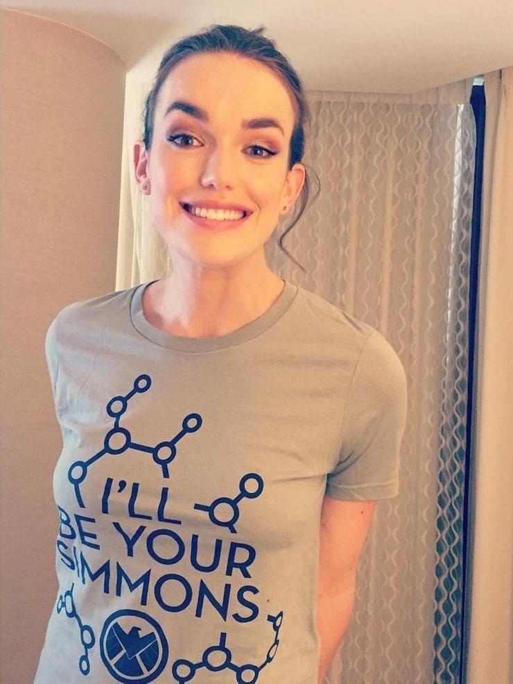 49 Hottest Elizabeth Henstridge Bikini Pictures Are Here To Fill Your Heart With Joy And 