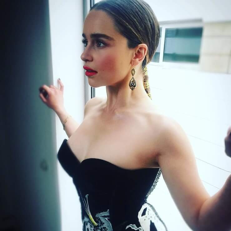 49 Hottest Emilia Clarke Bikini Pictures Will Make You Want To Play With Her | Best Of Comic Books