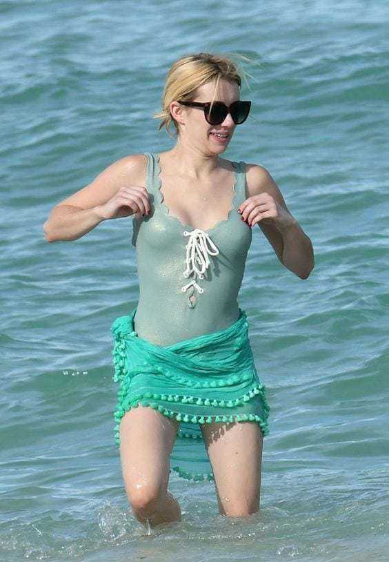 49 Hottest Emma Roberts Big Butt Pictures Will Make Your Hands Want Her | Best Of Comic Books