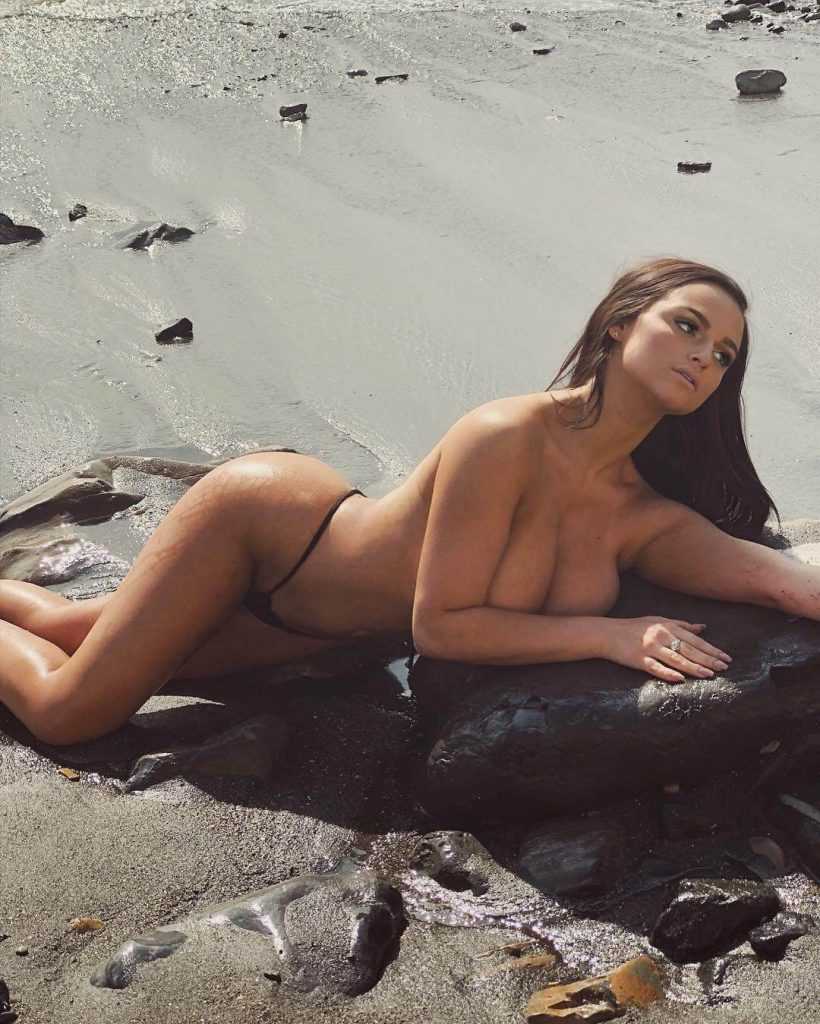49 Hottest Jamie Leigh Thorton Bikini Pictures Will Drive You Nuts For Her | Best Of Comic Books