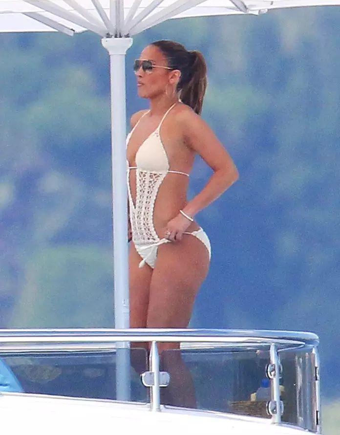 49 Hottest Jennifer Lopez Bikini Pictures Give Us Closer View Of Her Great Ass | Best Of Comic Books