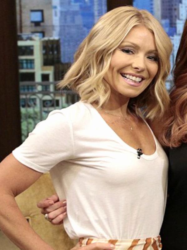 49 Hottest Kelly Ripa Bikini Pictures Expose Her Sexy Hour- glass Figure | Best Of Comic Books