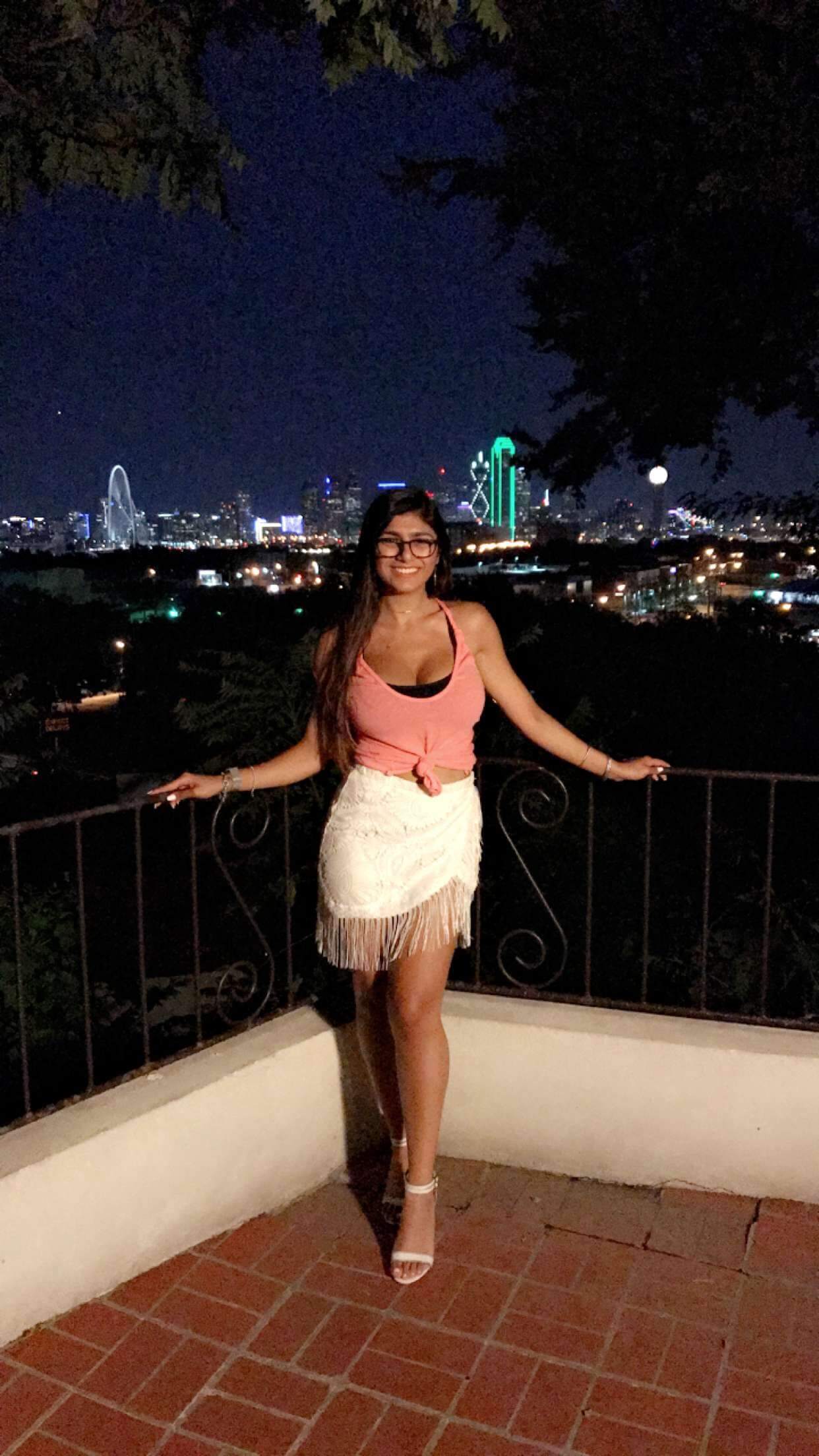 49 Hottest Mia Khalifa Bikini Pictures Will Really Turn You On | Best Of Comic Books