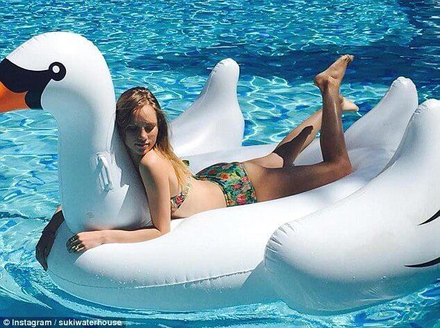 49 Hottest Suki Waterhouse Big Butt Pictures Will Make You Want To Jump Into Bed With Her | Best Of Comic Books