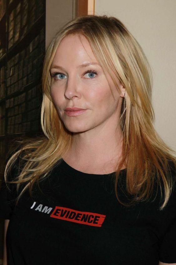 Kelli Giddish Nude Pictures Which Will Cause You To Succumb To Her