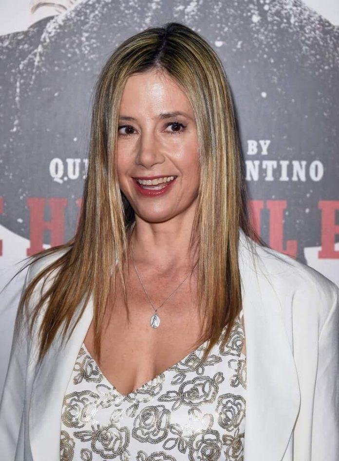 49 Mira Sorvino Nude Pictures Brings Together Style, Sassiness And Sexiness | Best Of Comic Books