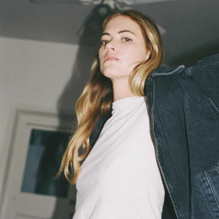 49 Nude Pictures Of Emily Wickersham Are Truly Astonishing