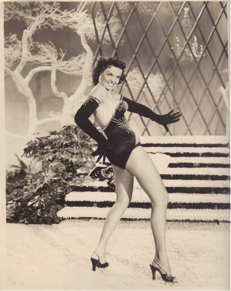 Nude Pictures Of Jane Russell Are Embodiment Of Hotness The Viraler