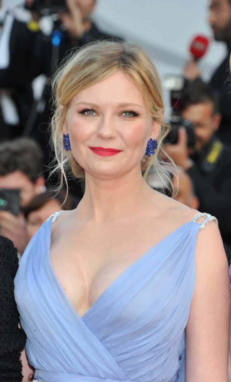 49 Nude Pictures Of Kirsten Dunst That Make Certain To Make You Her Greatest Admirer | Best Of Comic Books