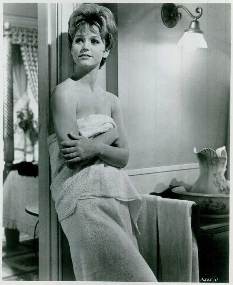 Lee Remick Topless