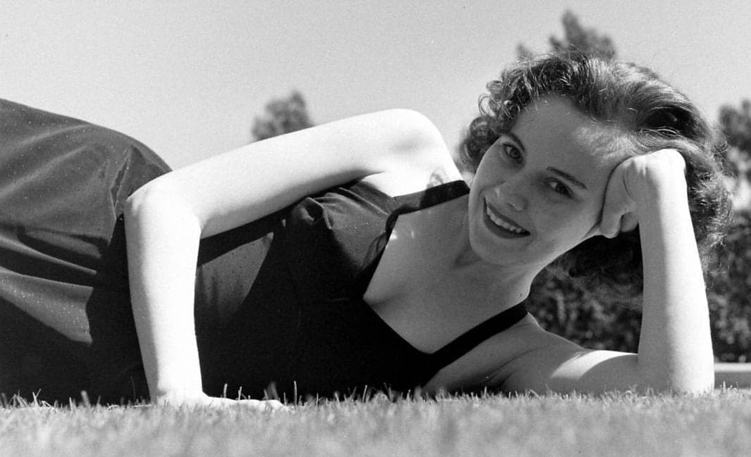 49 Nude Pictures Of Teresa Wright Are A Genuine Exemplification Of Excellence | Best Of Comic Books