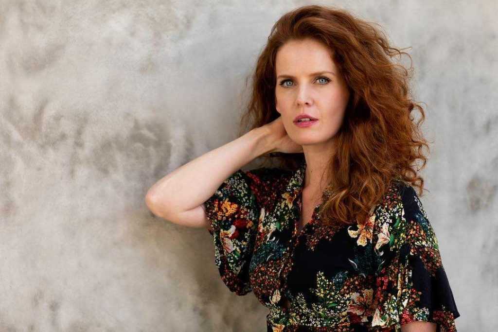 Rebecca Mader Nude Pictures Brings Together Style Sassiness And Sexiness The Viraler