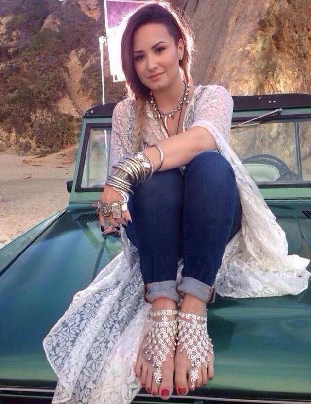 49 Sexiest Demi Lovato Feet Pictures Are Extremely Hot | Best Of Comic Books