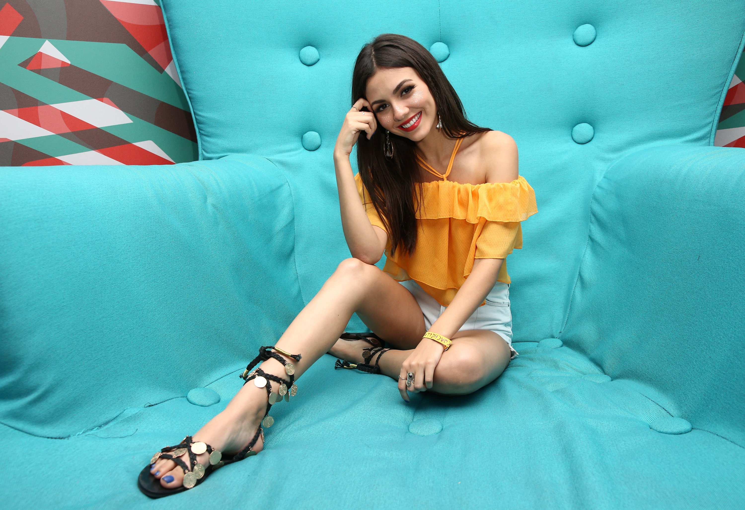 49 Sexiest Victoria Justice Feet Pictures Are Here To Take Your Breathe Away | Best Of Comic Books