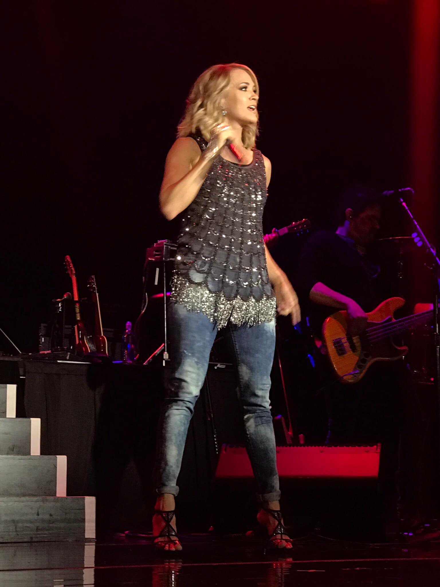 49 Sexy Carrie Underwood Feet Pictures Are So Hot That You Will Burn | Best Of Comic Books