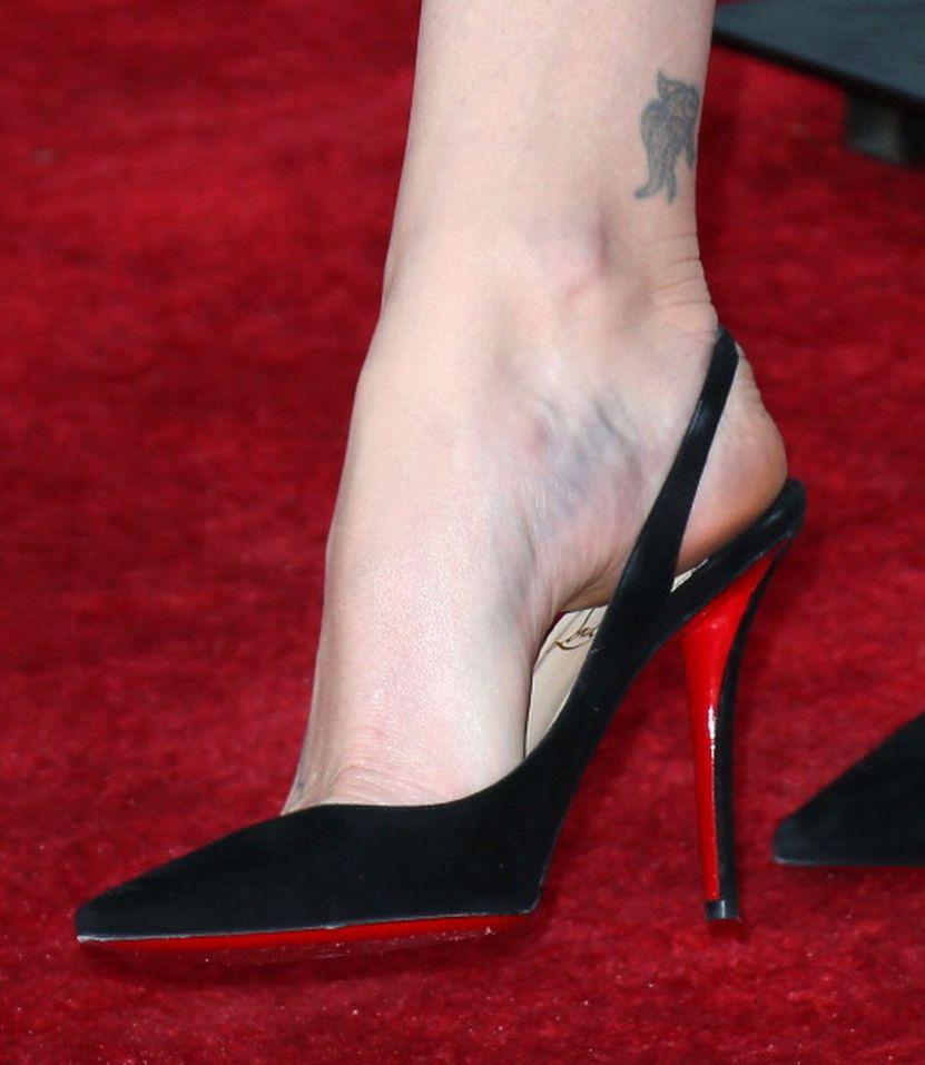 49 Sexy Charlize Theron Feet Pictures Will Make You Drool For Her | Best Of Comic Books