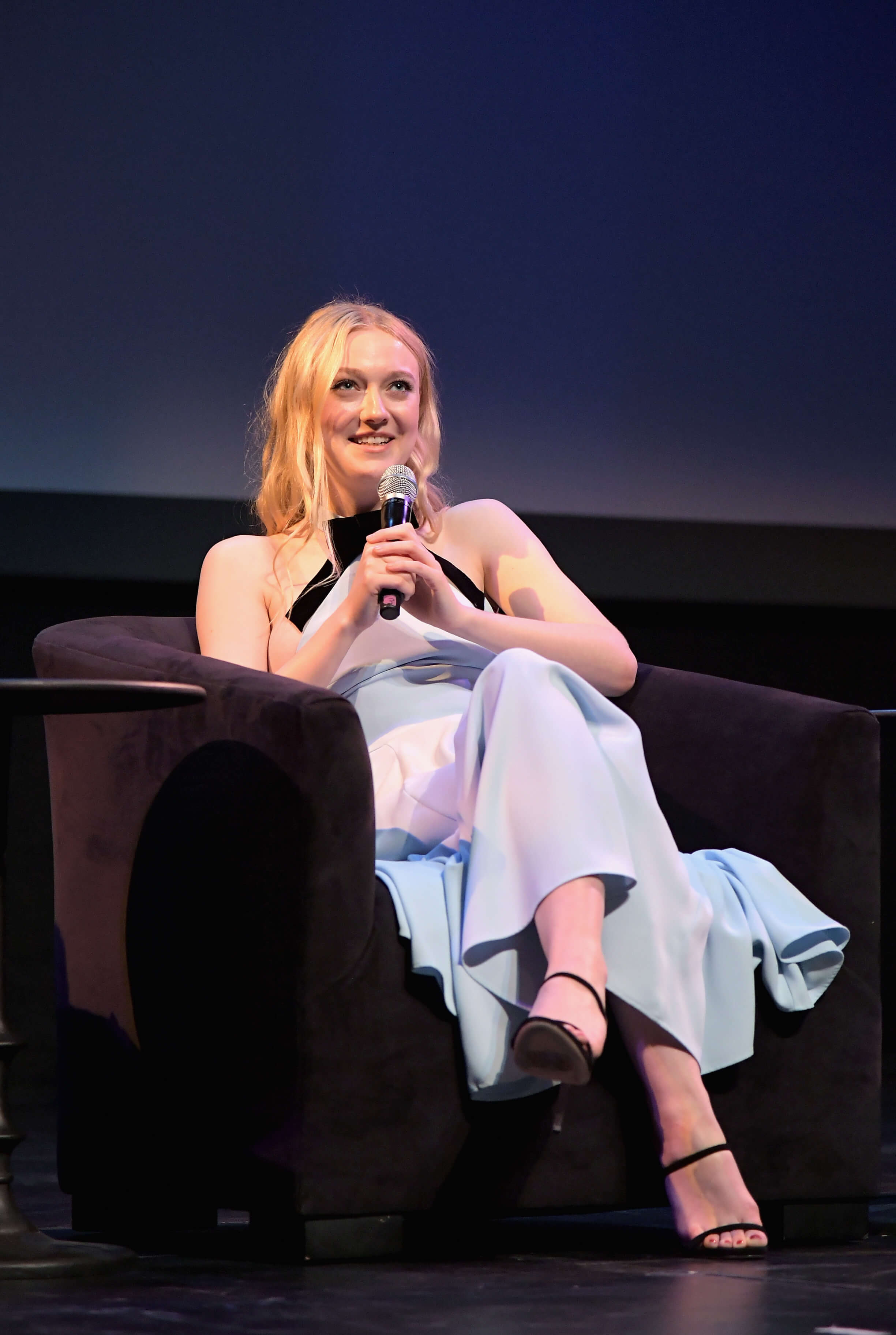 49 Sexy Dakota Fanning Feet Pictures Will Prove That She Is Sexiest Woman In This World | Best Of Comic Books