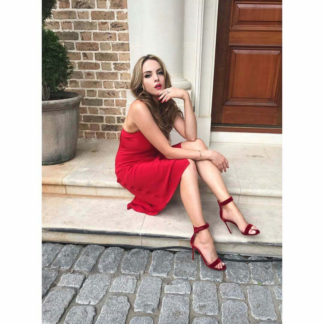49 Sexy Elizabeth Gillies Feet Pictures Will Make You Drool Forever | Best Of Comic Books