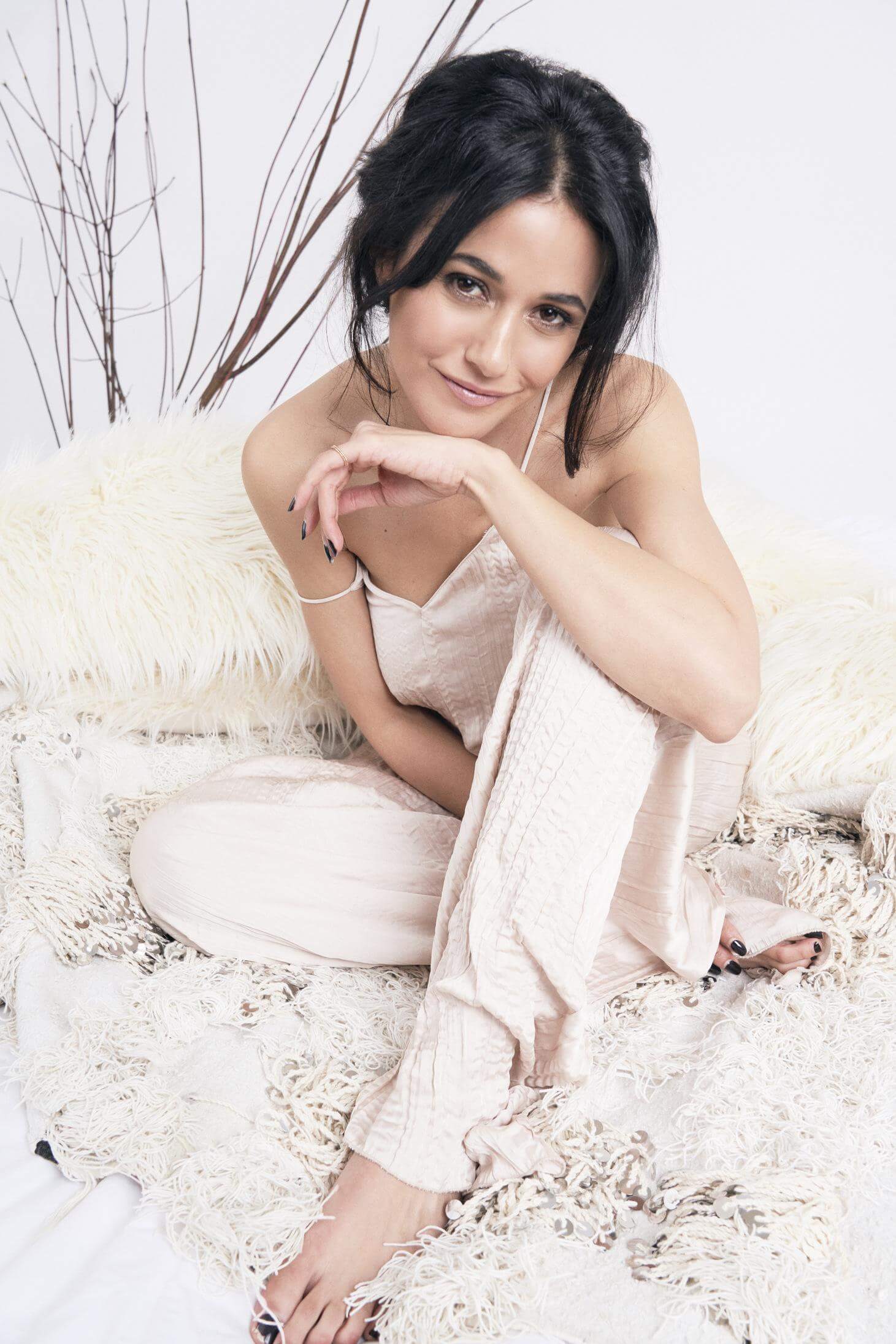 49 Sexy Emmanuelle Chriqui Feet Pictures Will Make You Melt | Best Of Comic Books