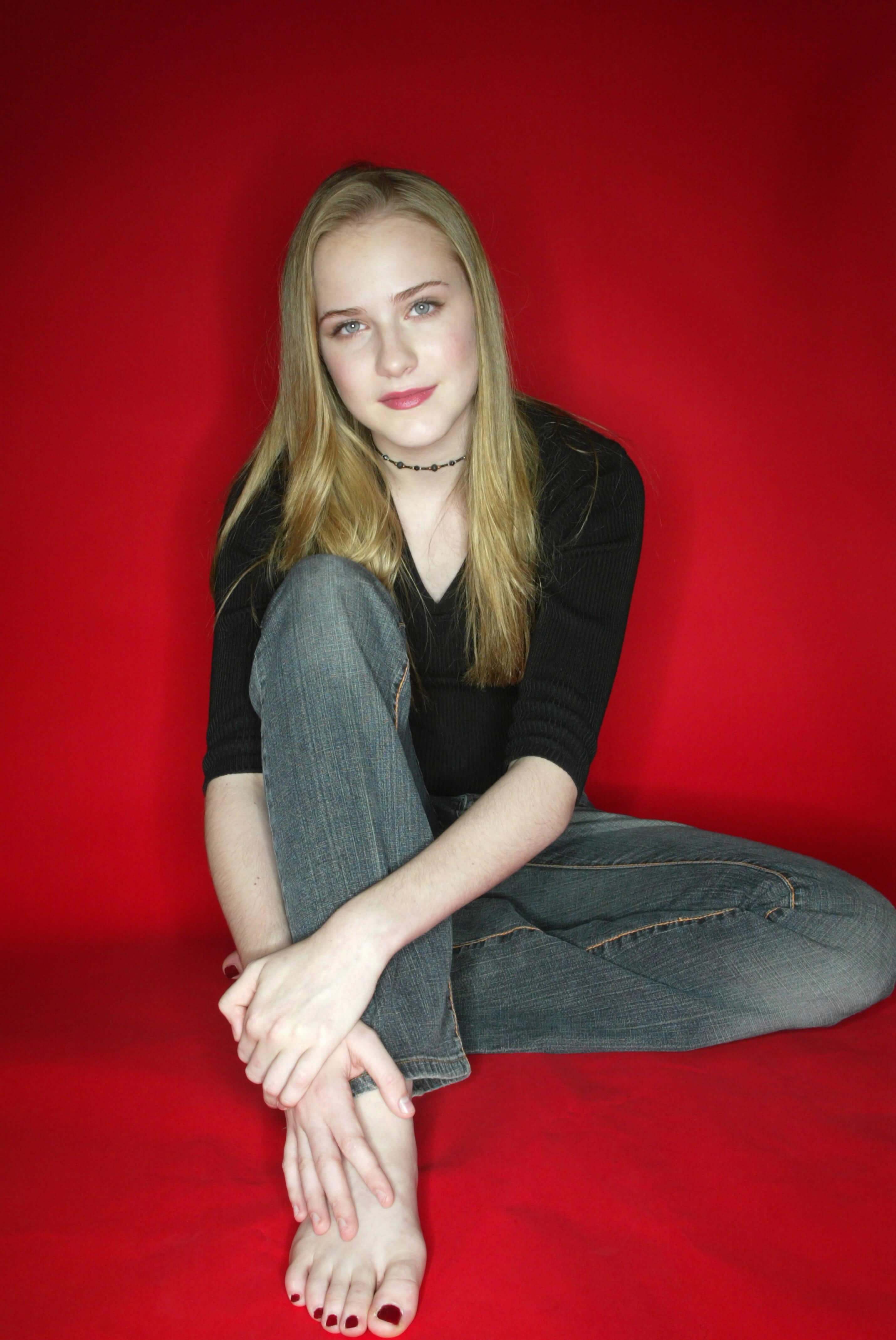 49 Sexy Evan Rachel Wood Feet Pictures Will Make You Go Crazy For This Babe | Best Of Comic Books