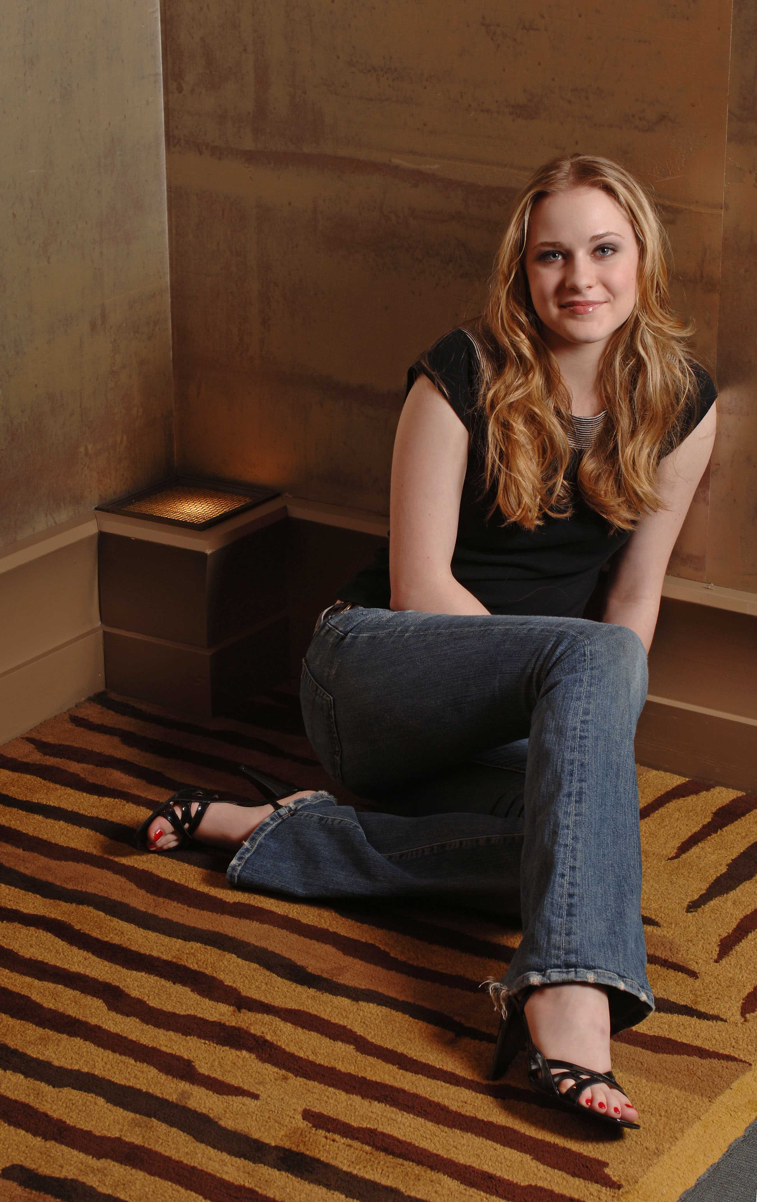 49 Sexy Evan Rachel Wood Feet Pictures Will Make You Go Crazy For This Babe | Best Of Comic Books