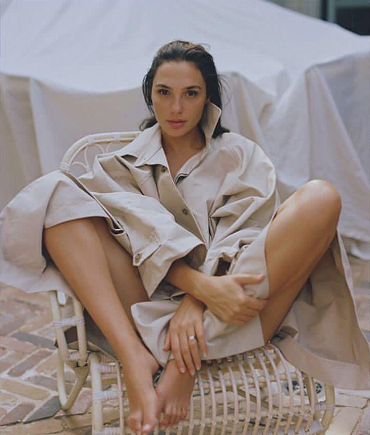 49 Sexy Gal Gadot Feet Pictures Are Here To Hypnotise You Completely | Best Of Comic Books