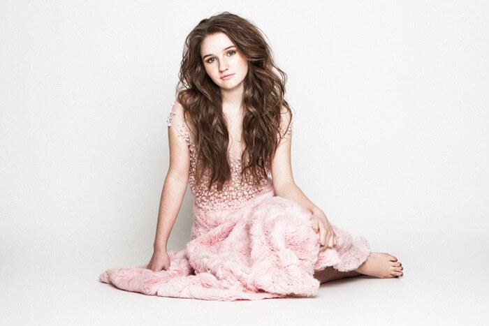 49 Sexy Kaitlyn Dever Feet Pictures Will Prove That She Is Sexiest Woman In This World | Best Of Comic Books