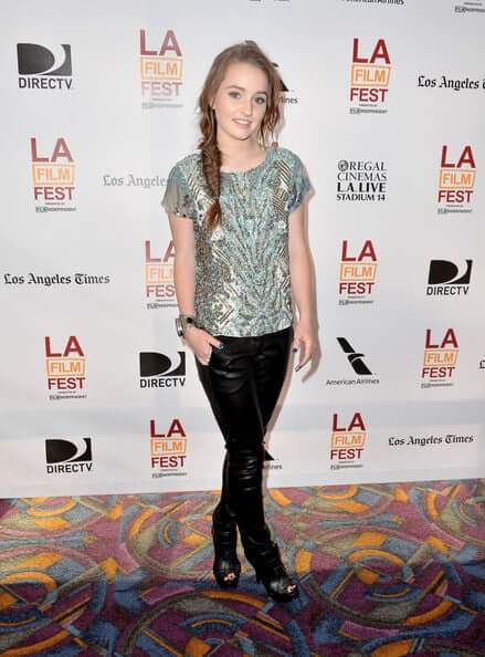 49 Sexy Kaitlyn Dever Feet Pictures Will Prove That She Is Sexiest Woman In This World | Best Of Comic Books