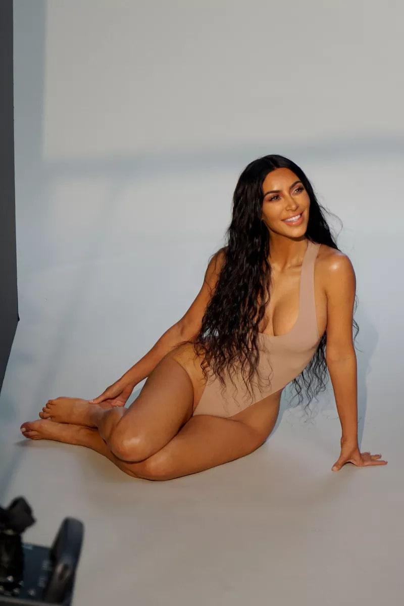 49 Sexy Kim Kardashian Feet Pictures Are Really Mesmerising And Beautiful | Best Of Comic Books