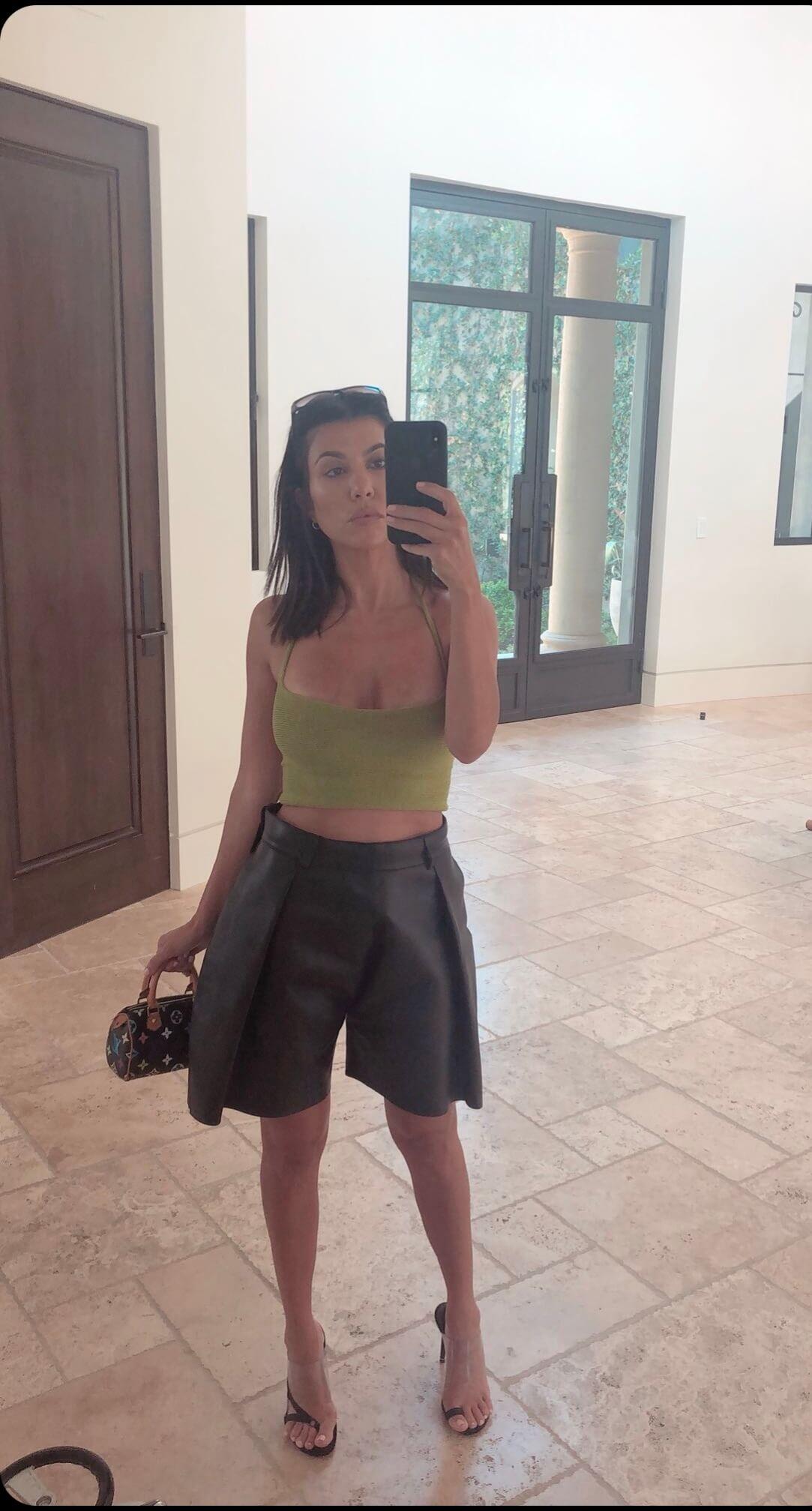 49 Sexy Kourtney Kardashian Feet Pictures Are Delight For Fans | Best Of Comic Books