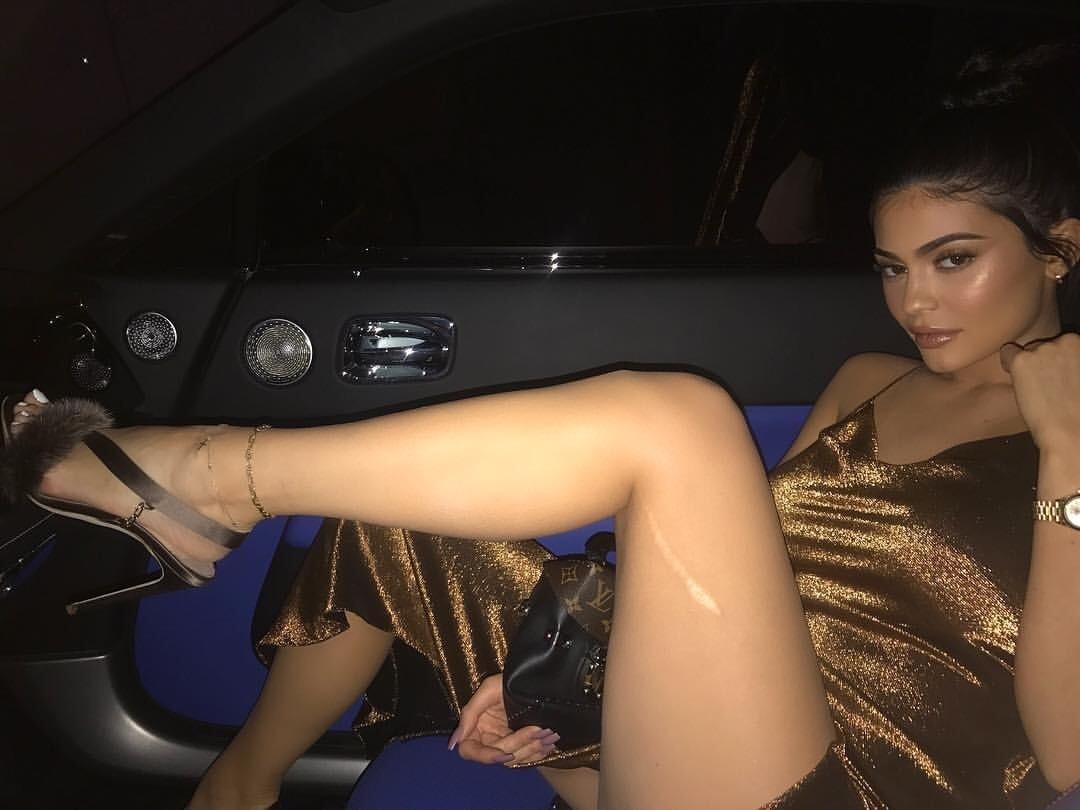49 Sexy Kylie Jenner Feet Pictures Prove That She Has Hottest Legs | Best Of Comic Books