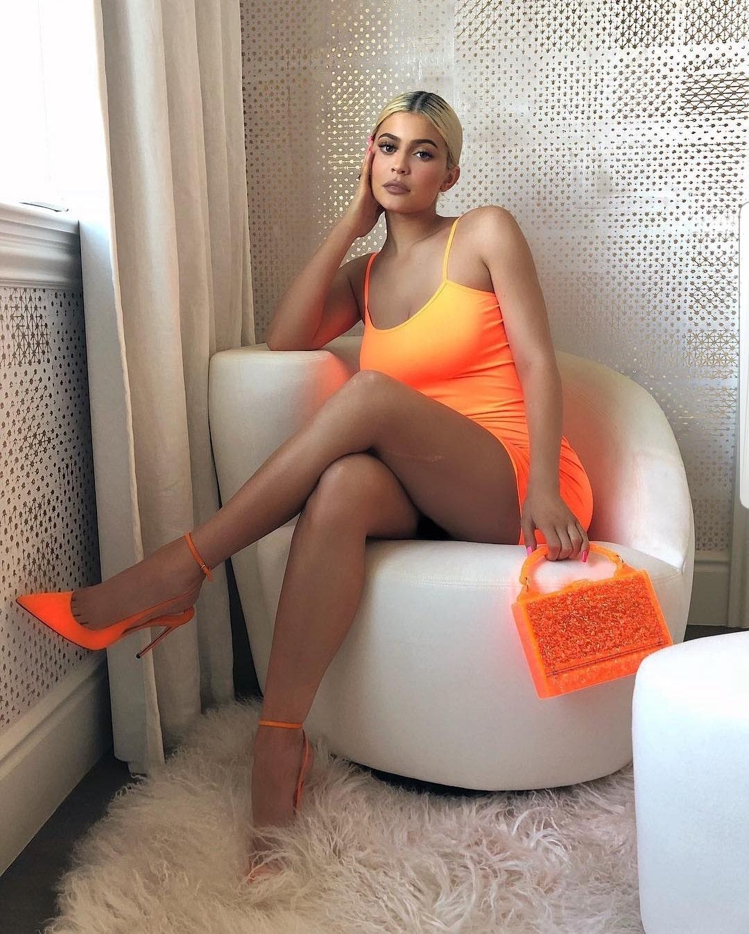 49 Sexy Kylie Jenner Feet Pictures Which Will Drive You Nuts For Her | Best Of Comic Books