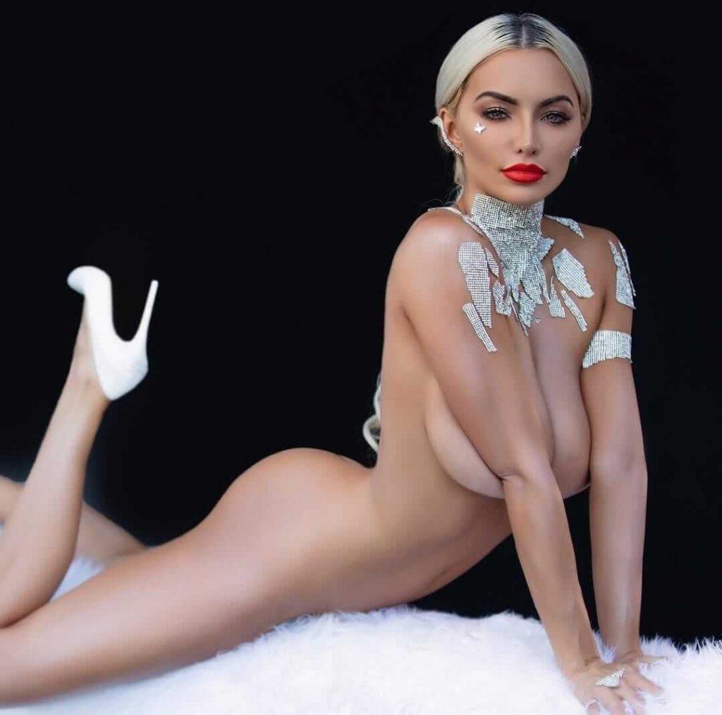 49 Sexy Lindsey Pelas Feet Pictures Are Sexy As Hell | Best Of Comic Books
