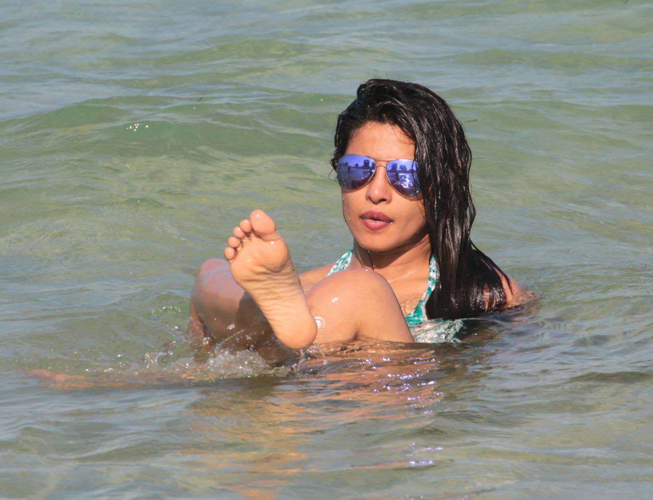 49 Sexy Priyanka Chopra Feet Pictures Are Just Too Yum For Her Fans | Best Of Comic Books
