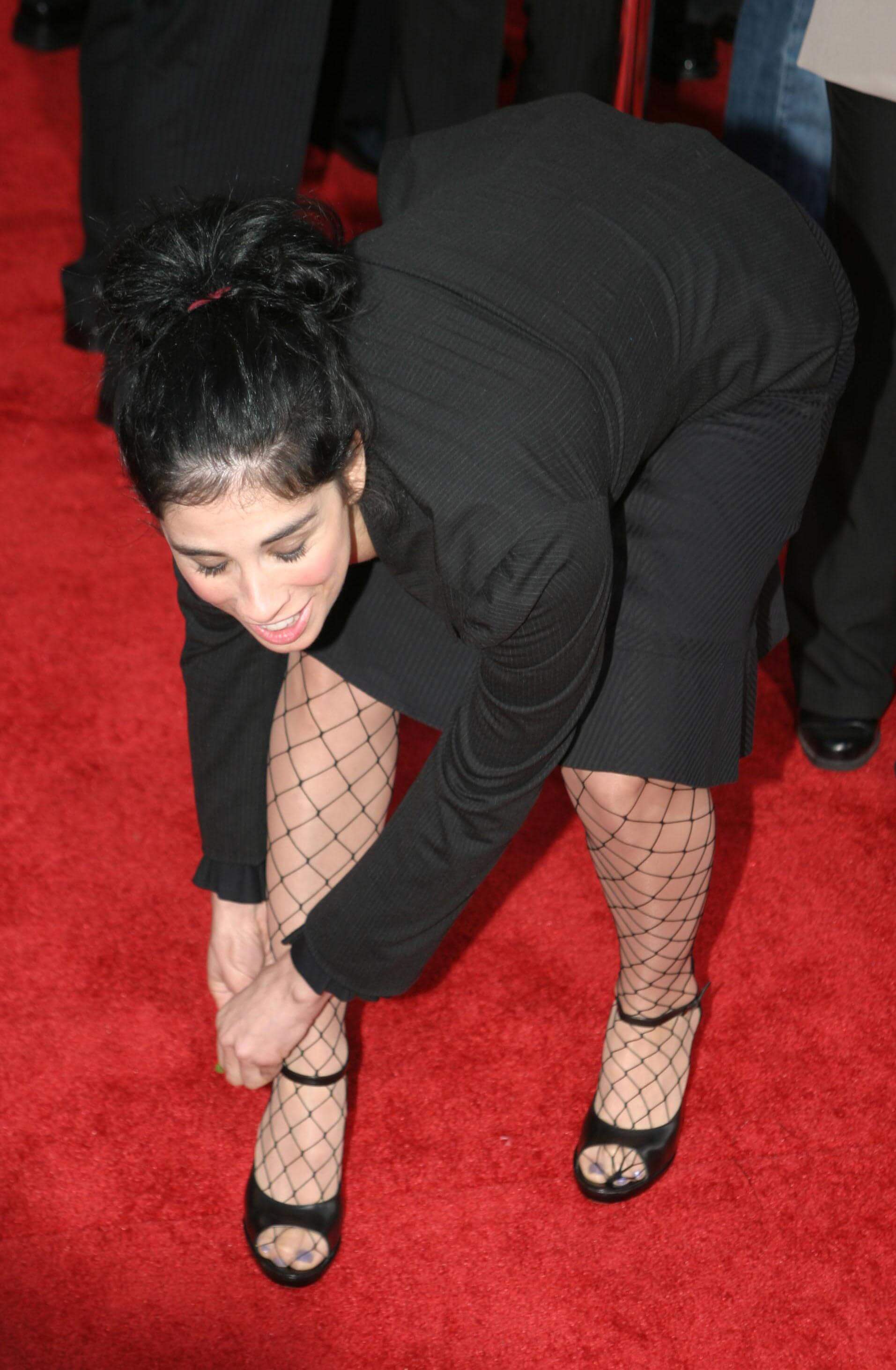 49 Sexy Sarah Silverman Feet Pictures Are So Damn Hot That You Can’t Contain It | Best Of Comic Books