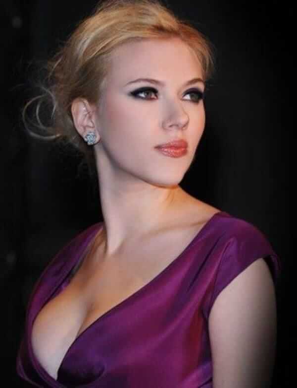 49 Sexy Scarlett Johansson Breast Pictures That Will Make You Want To Play With Them | Best Of Comic Books