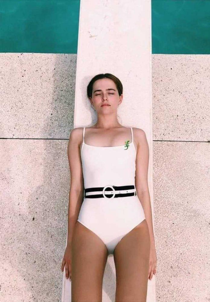 49 Zoey Deutch Nude Pictures That Are Erotically Stimulating | Best Of Comic Books