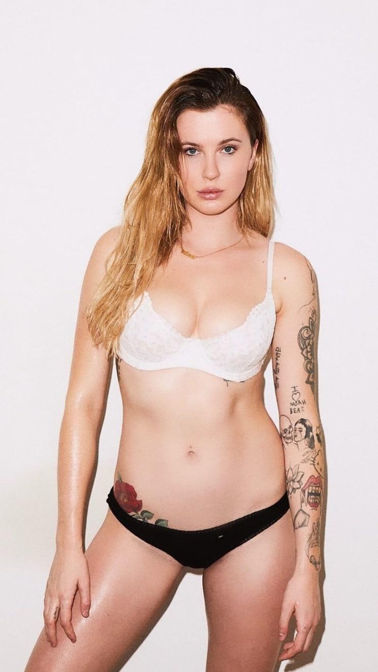 50 Ireland Baldwin Nude Pictures Brings Together Style, Sassiness And Sexiness | Best Of Comic Books