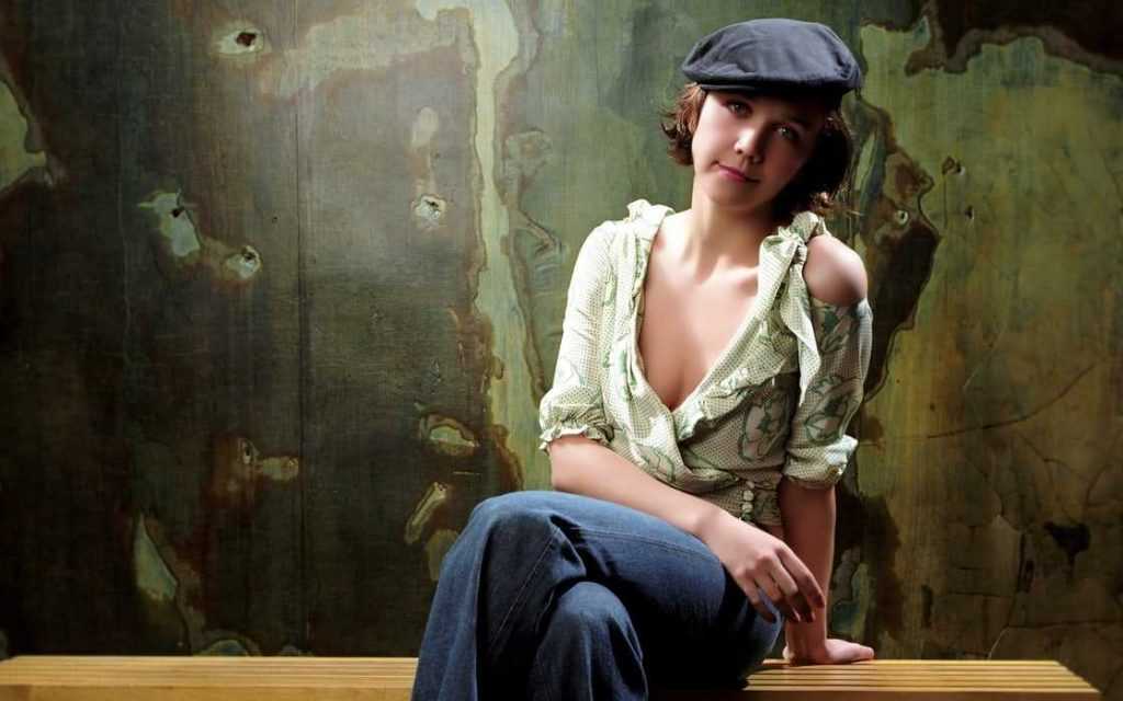 50 Maggie Gyllenhaal Nude Pictures Brings Together Style, Sassiness And Sexiness | Best Of Comic Books