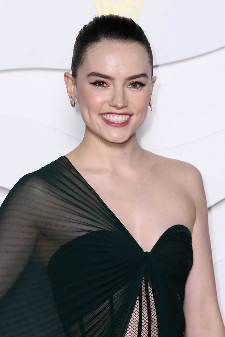 50 Nude Pictures Of Daisy Ridley Which Are Incredibly Bewitching | Best Of Comic Books