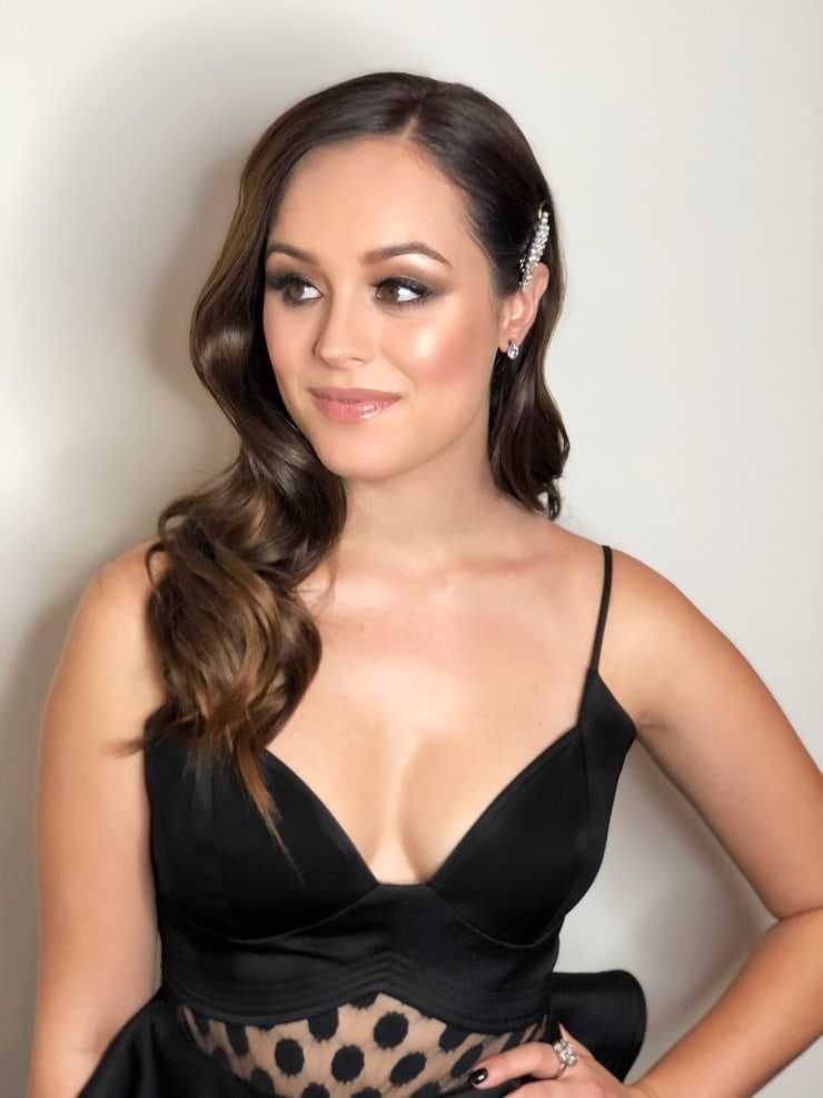 50 Nude Pictures Of Hayley Orrantia Are Simply Excessively Damn Delectable | Best Of Comic Books