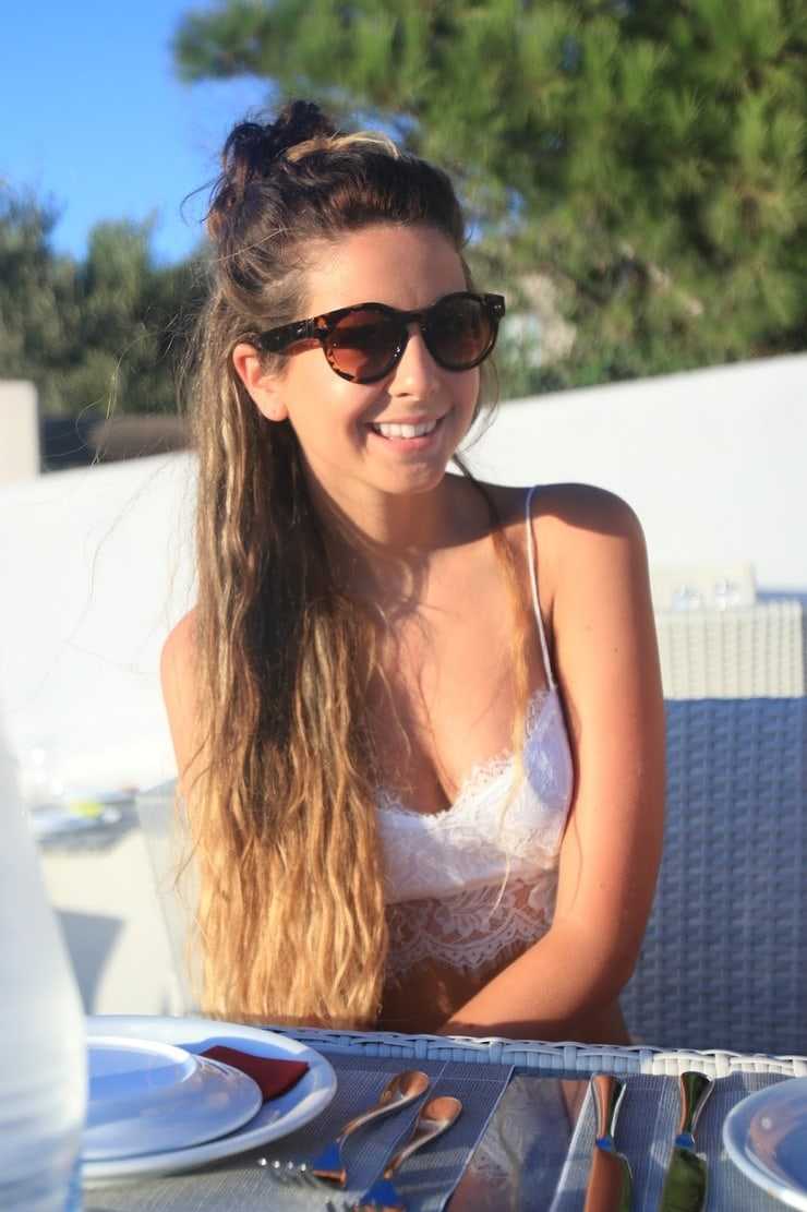 50 Nude Pictures Of Zoella Showcase Her Ideally Impressive Figure | Best Of Comic Books