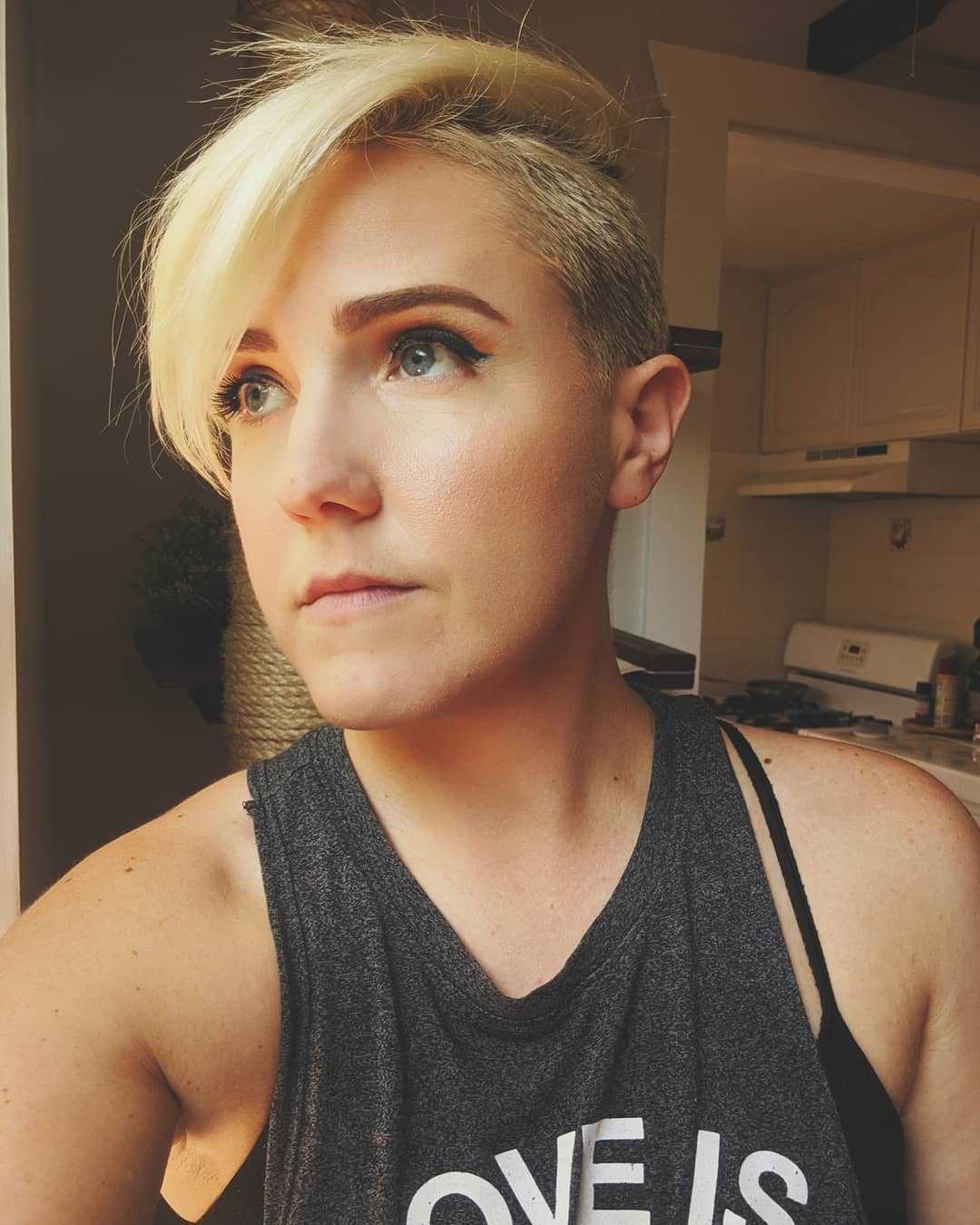 51 Hottest Hannah Hart Big Butt Pictures That Make Certain To Make You Her Greatest Admirer | Best Of Comic Books