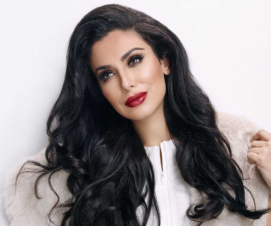 51 Hottest Huda Kattan Big Butt Pictures Which Will Make You Slobber For Her | Best Of Comic Books