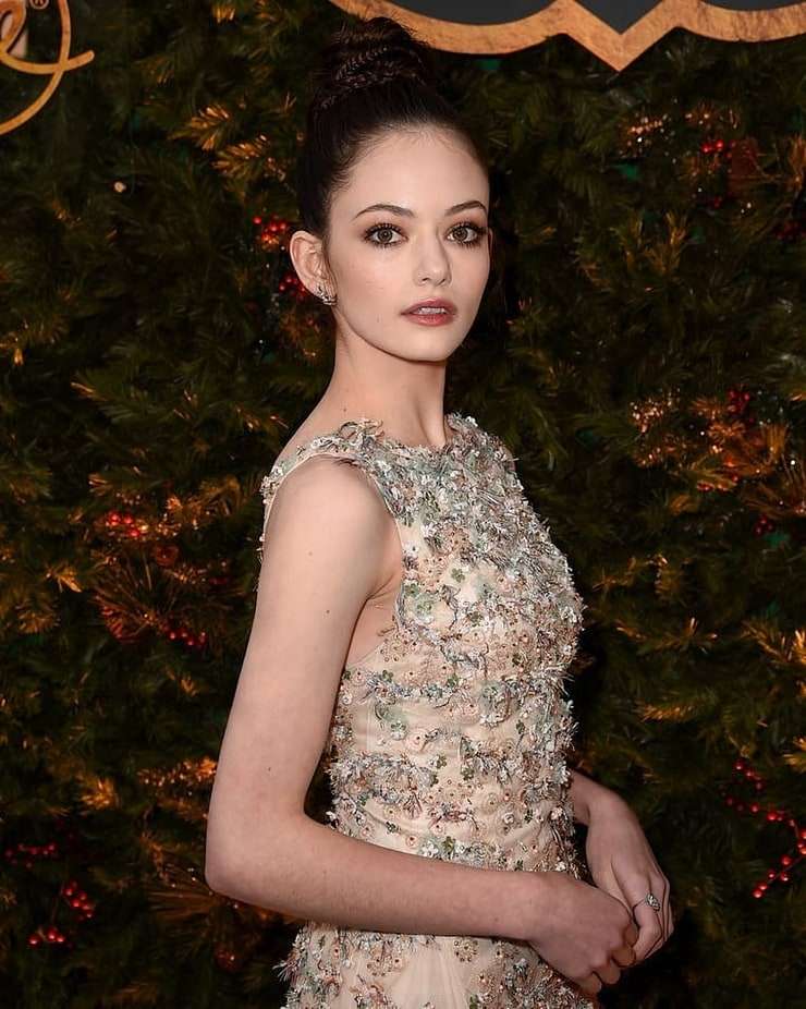 51 Hottest Mackenzie Foy Big Butt Pictures That Are Basically Flawless | Best Of Comic Books
